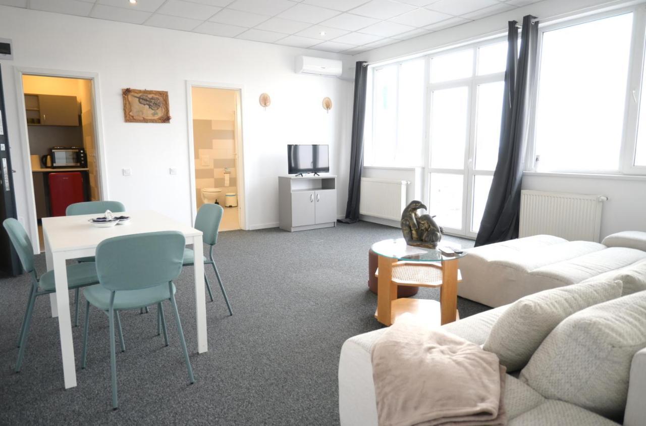 Luana Airport Apartments #7 Otopeni Dış mekan fotoğraf